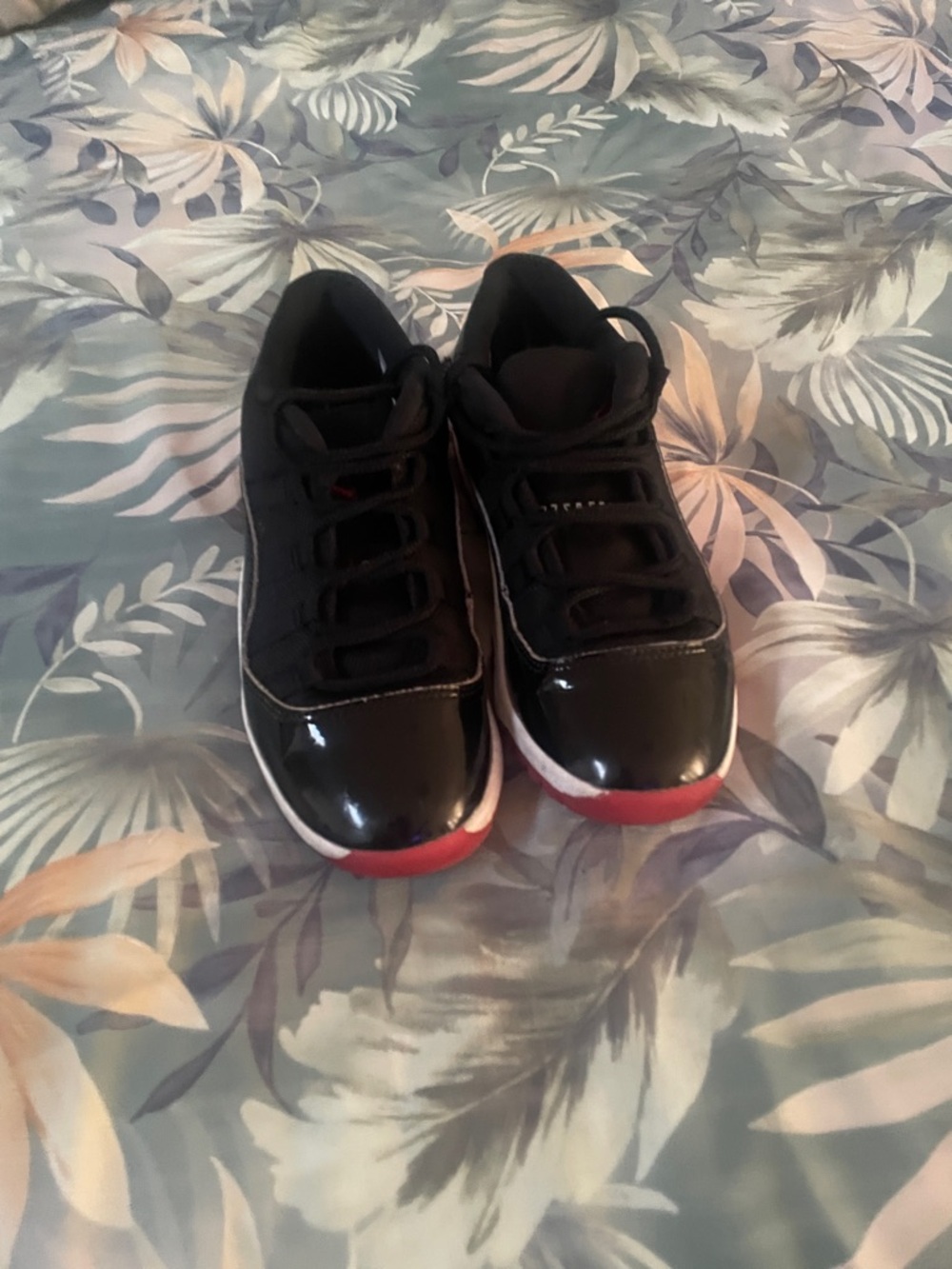 Jordan Kids Black and Red Low-Top Sneakers